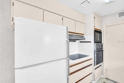 Купить виллу или дом в Сент-Питерсберг, Флорида 6 комнат, 127.65м2, № 1914531 - фото 9