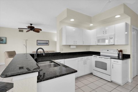 Copropriété à louer à Saint Petersburg, Floride: 3 chambres, 175.68 m2 № 2388962 - photo 15