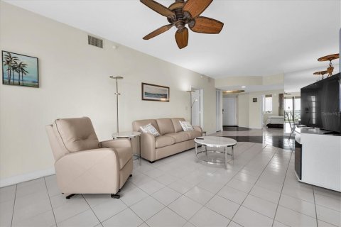 Copropriété à louer à Saint Petersburg, Floride: 3 chambres, 175.68 m2 № 2388962 - photo 4