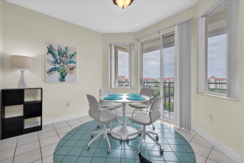 Copropriété à louer à Saint Petersburg, Floride: 3 chambres, 175.68 m2 № 2388962 - photo 12