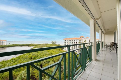 Copropriété à louer à Saint Petersburg, Floride: 3 chambres, 175.68 m2 № 2388962 - photo 9