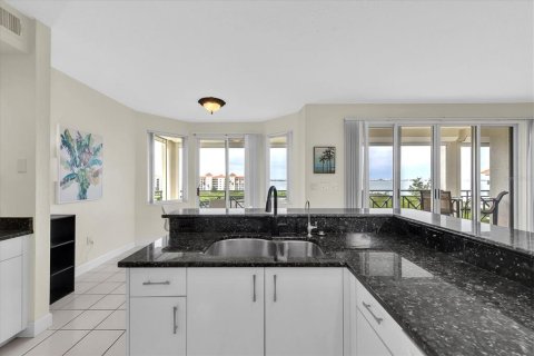 Copropriété à louer à Saint Petersburg, Floride: 3 chambres, 175.68 m2 № 2388962 - photo 16