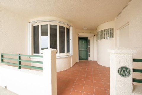 Copropriété à louer à Saint Petersburg, Floride: 3 chambres, 175.68 m2 № 2388962 - photo 2