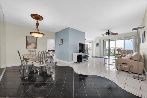 Copropriété à louer à Saint Petersburg, Floride: 3 chambres, 175.68 m2 № 2388962 - photo 11