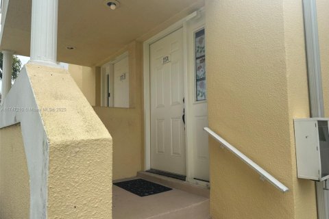Condominio en venta en Homestead, Florida, 2 dormitorios, 107.77 m2 № 1711335 - foto 2