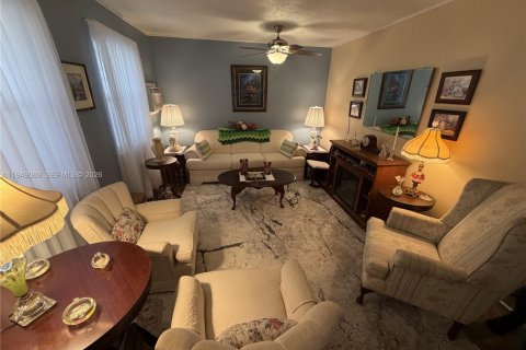 Купить виллу или дом в Себринг, Флорида 7 комнат, 98.1м2, № 2009383 - фото 6