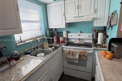 Купить виллу или дом в Себринг, Флорида 7 комнат, 98.1м2, № 2009383 - фото 15