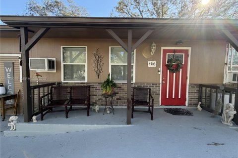 Купить виллу или дом в Себринг, Флорида 7 комнат, 98.1м2, № 2009383 - фото 2