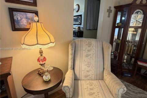 Купить виллу или дом в Себринг, Флорида 7 комнат, 98.1м2, № 2009383 - фото 8