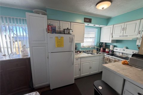 Купить виллу или дом в Себринг, Флорида 7 комнат, 98.1м2, № 2009383 - фото 14