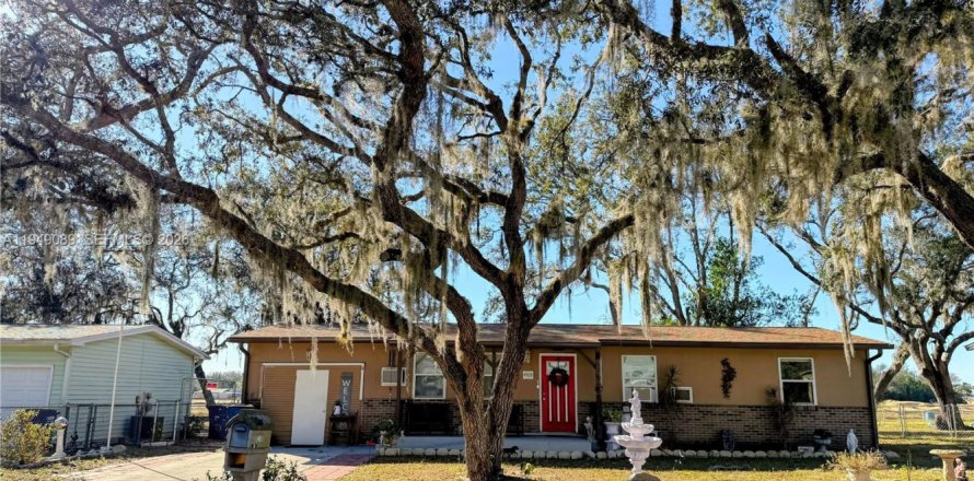 Дом в Себринг, Флорида 7 комнат, 98.1м2 № 2009383