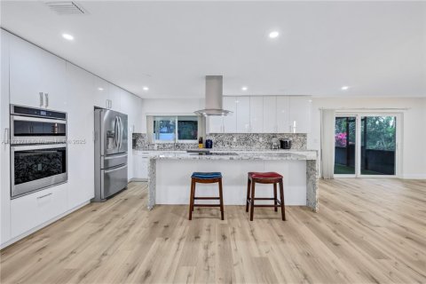 Casa en venta en Hollywood, Florida, 6 dormitorios, 318.1 m2 № 1727408 - foto 5