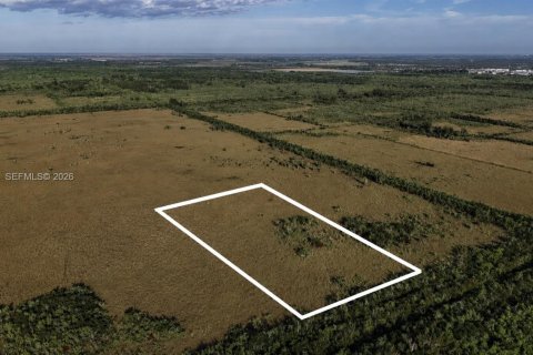Купить земельный участок в Майами-Дейд, Флорида № 2184021 - фото 3