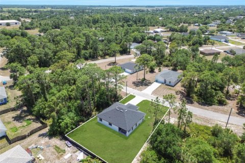 Villa ou maison à vendre à LaBelle, Floride: 3 chambres, 145.95 m2 № 2084868 - photo 4