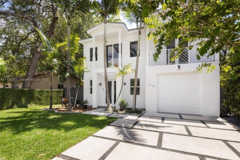 House in Miami, Florida 3 bedrooms, 184.41 sq.m. № 1739972 - photo 2