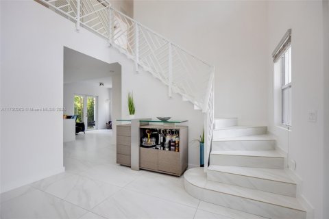 House in Miami, Florida 3 bedrooms, 184.41 sq.m. № 1739972 - photo 7