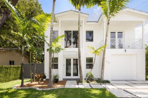 House in Miami, Florida 3 bedrooms, 184.41 sq.m. № 1739972 - photo 1