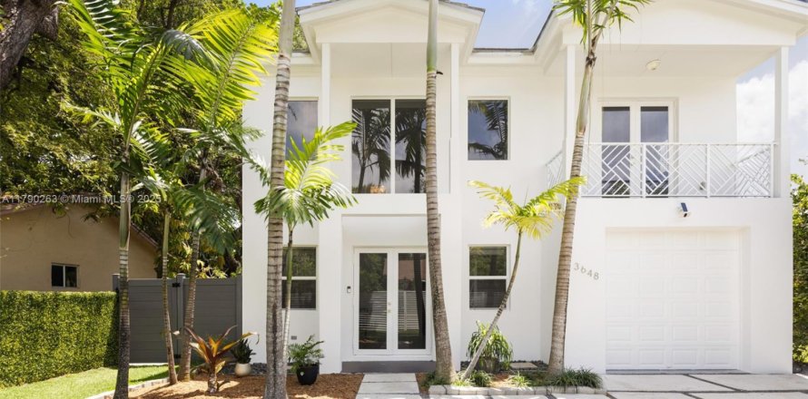 House in Miami, Florida 3 bedrooms, 184.41 sq.m. № 1739972