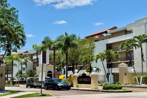 Кондоминиум с 2 спальнями в Майами, Флорида № 2015095