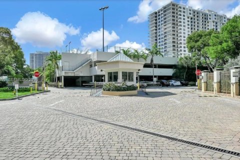 Copropriété à vendre à Aventura, Floride: 2 chambres, 102.56 m2 № 1999140 - photo 27
