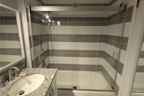 Copropriété à vendre à Aventura, Floride: 2 chambres, 102.56 m2 № 1999140 - photo 12