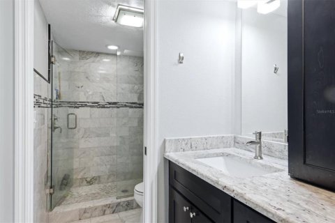 Condo in Bradenton, Florida, 3 bedrooms № 2200960 - photo 17