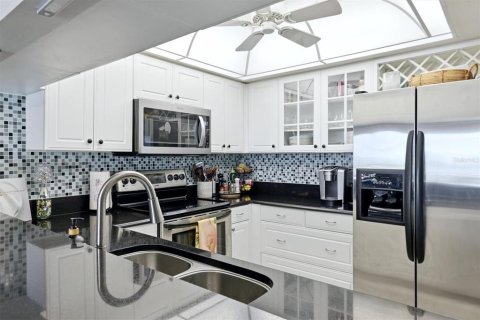 Condo in Bradenton, Florida, 3 bedrooms № 2200960 - photo 12