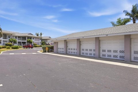 Condo in Bradenton, Florida, 3 bedrooms № 2200960 - photo 27