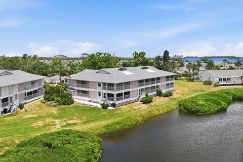 Condo in Bradenton, Florida, 3 bedrooms № 2200960 - photo 29