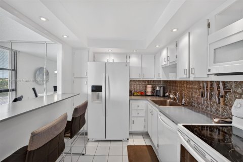 Condominio en venta en Aventura, Florida, 1 dormitorio, 83.24 m2 № 1770543 - foto 11
