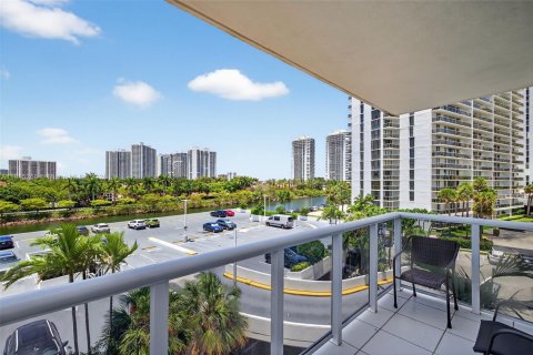 Condominio en venta en Aventura, Florida, 1 dormitorio, 83.24 m2 № 1770543 - foto 16