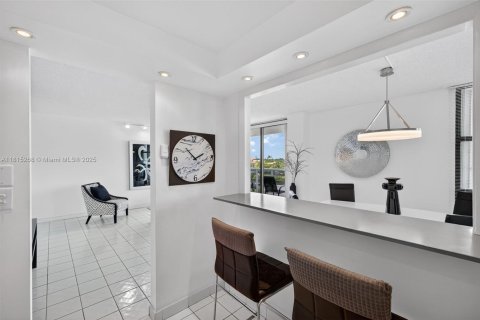 Condominio en venta en Aventura, Florida, 1 dormitorio, 83.24 m2 № 1770543 - foto 13