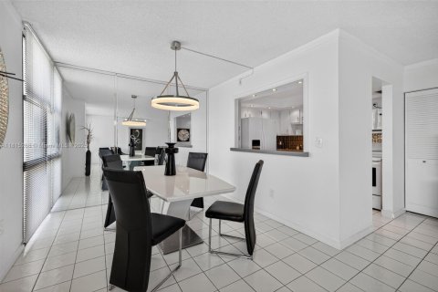 Condominio en venta en Aventura, Florida, 1 dormitorio, 83.24 m2 № 1770543 - foto 7