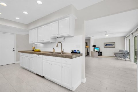 Casa en venta en Palm Harbor, Florida, 2 dormitorios, 155.52 m2 № 2386782 - foto 25