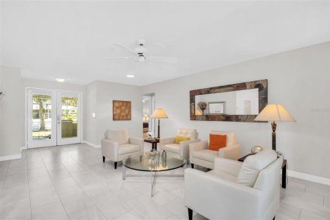Casa en venta en Palm Harbor, Florida, 2 dormitorios, 155.52 m2 № 2386782 - foto 11