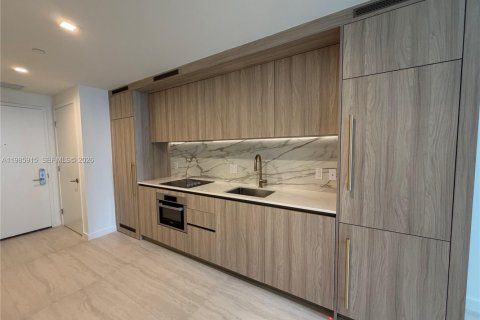 Снять в аренду кондоминиум в Майами, Флорида № 2048862 - фото 4