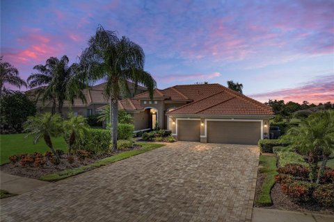 Casa en venta en Dade City, Florida, 3 dormitorios, 239.59 m2 № 1898979 - foto 1
