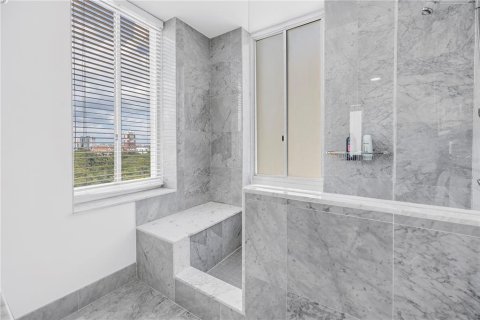Condo in Saint Petersburg, Florida, 2 bedrooms  № 1873426 - photo 25