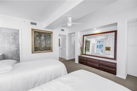 Condo in Saint Petersburg, Florida, 2 bedrooms  № 1873426 - photo 17