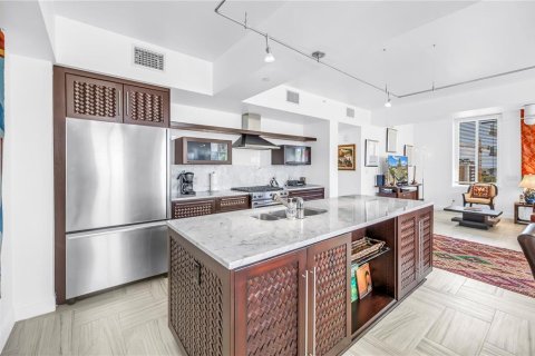 Condo in Saint Petersburg, Florida, 2 bedrooms  № 1873426 - photo 4