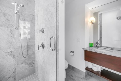 Condo in Saint Petersburg, Florida, 2 bedrooms  № 1873426 - photo 20