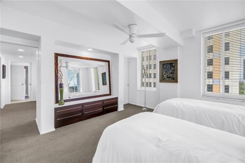 Condo in Saint Petersburg, Florida, 2 bedrooms  № 1873426 - photo 16