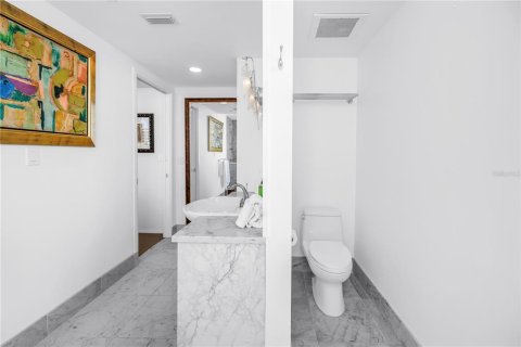 Condo in Saint Petersburg, Florida, 2 bedrooms  № 1873426 - photo 28