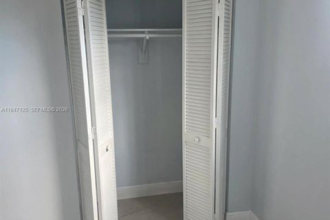 Снять в аренду кондоминиум в Майами, Флорида 2 спальни, 73.39м2, № 2152938 - фото 6