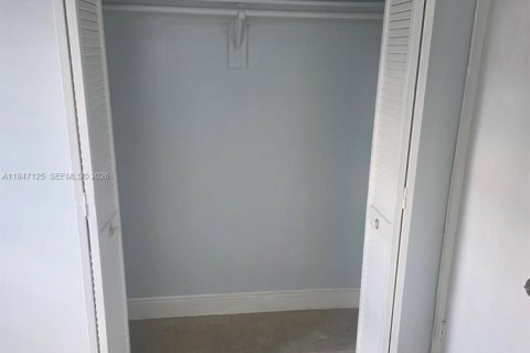 Снять в аренду кондоминиум в Майами, Флорида 2 спальни, 73.39м2, № 2152938 - фото 12