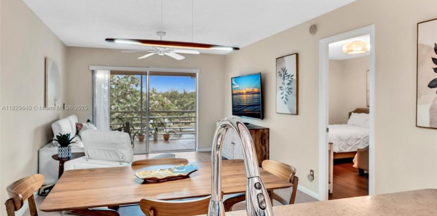 Condo in Margate, Florida, 1 bedroom № 1802775
