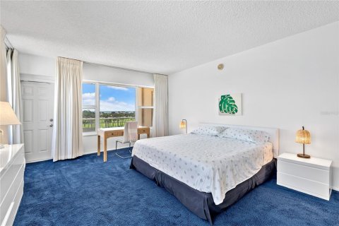 Condo in Longboat Key, Florida, 2 bedrooms  № 1767297 - photo 11