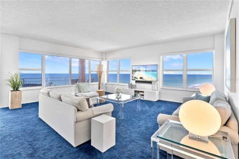 Condo in Longboat Key, Florida, 2 bedrooms  № 1767297 - photo 1