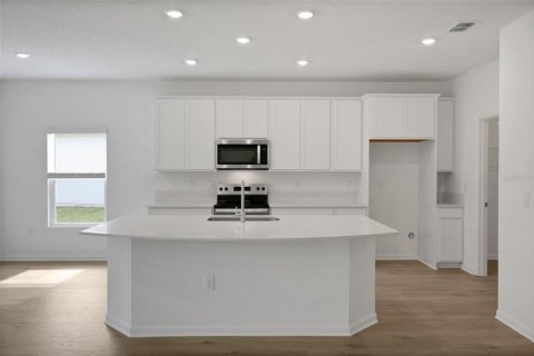 House in Green Cove Springs, Florida 5 bedrooms, 237.27 sq.m. № 2400157 - photo 20