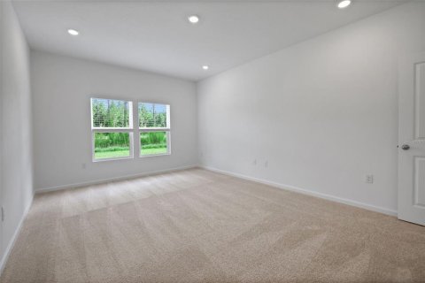 House in Green Cove Springs, Florida 5 bedrooms, 237.27 sq.m. № 2400157 - photo 12